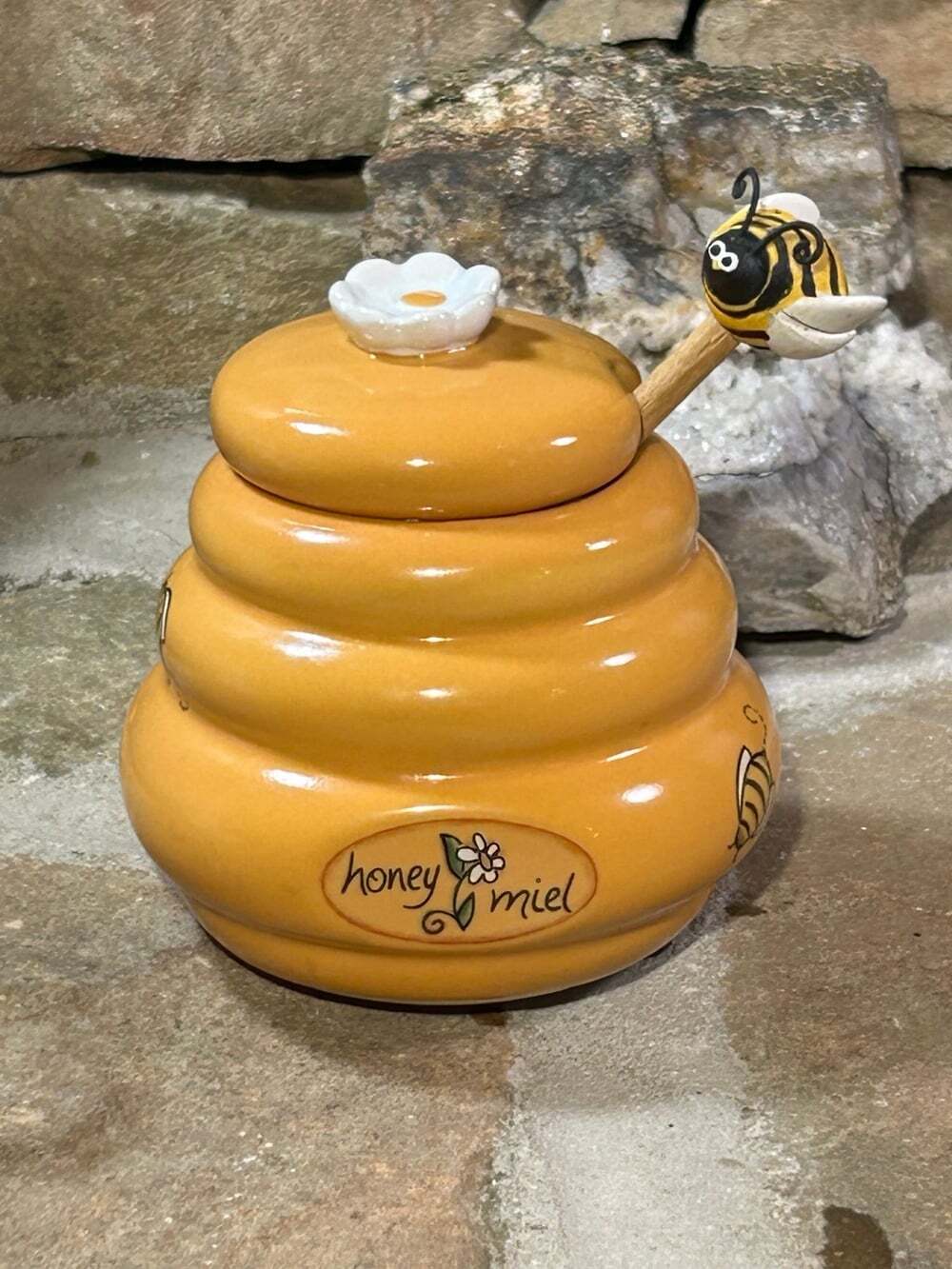 Honey Pot with little Bee Yellow